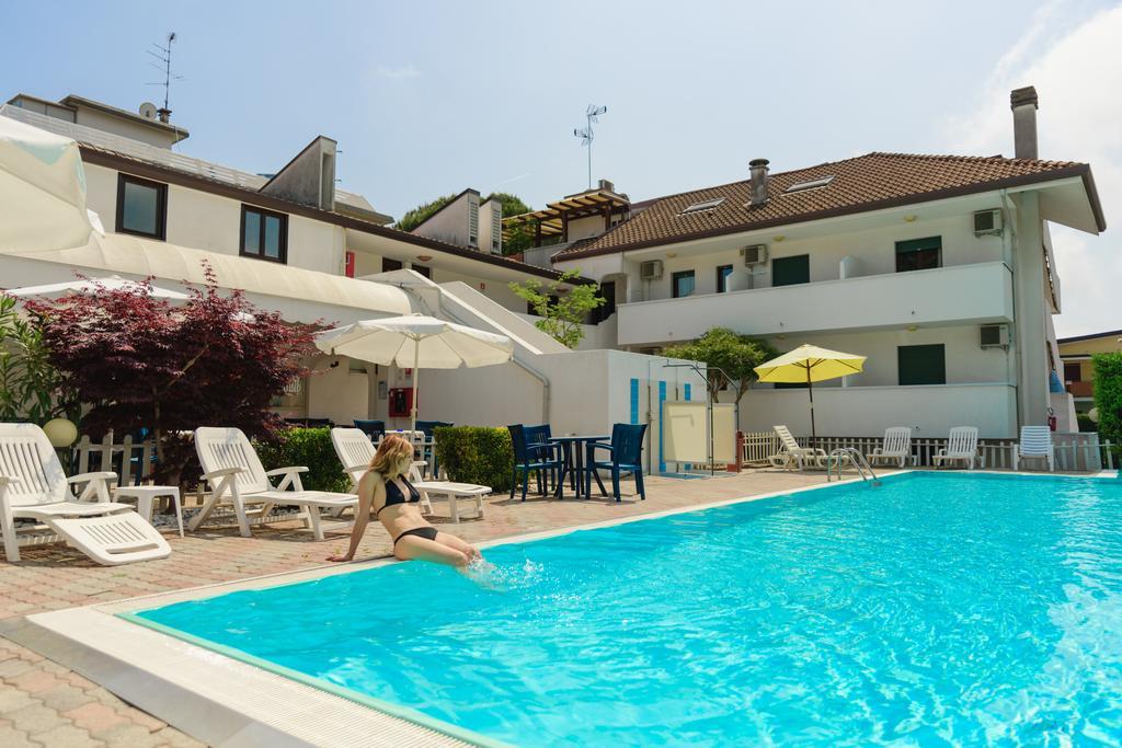 Hotel Rosa Dei Venti Λινιάνο Σαμπιαντόρο Εξωτερικό φωτογραφία